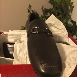 NEW- Hickory smoke colored Salvatore Ferragamo Nowell Leather Driving Shoes